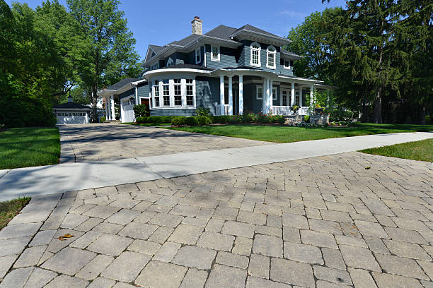 Best Custom Driveway Pavers  in Pleasantville, IA